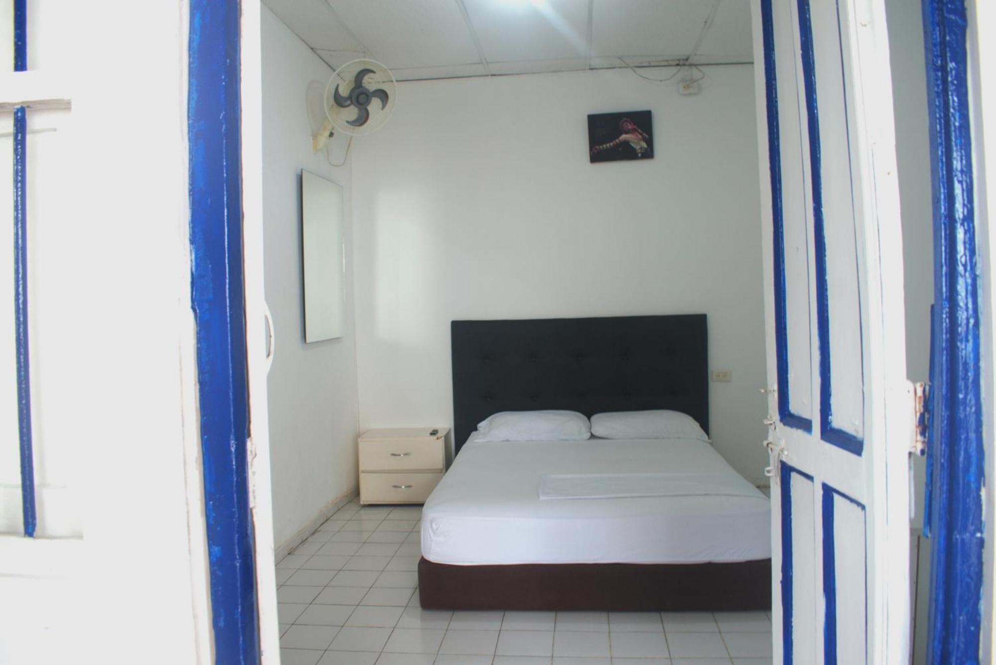Hostel Hosting And Travel Services 420