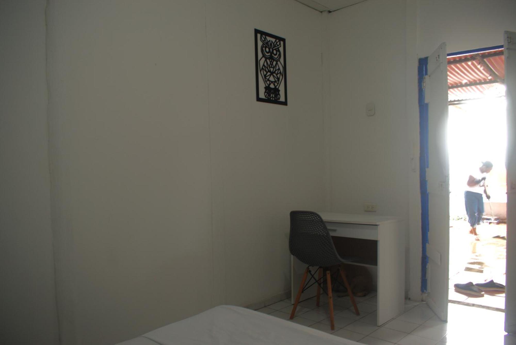 Hostel Hosting And Travel Services 420 Cartagena