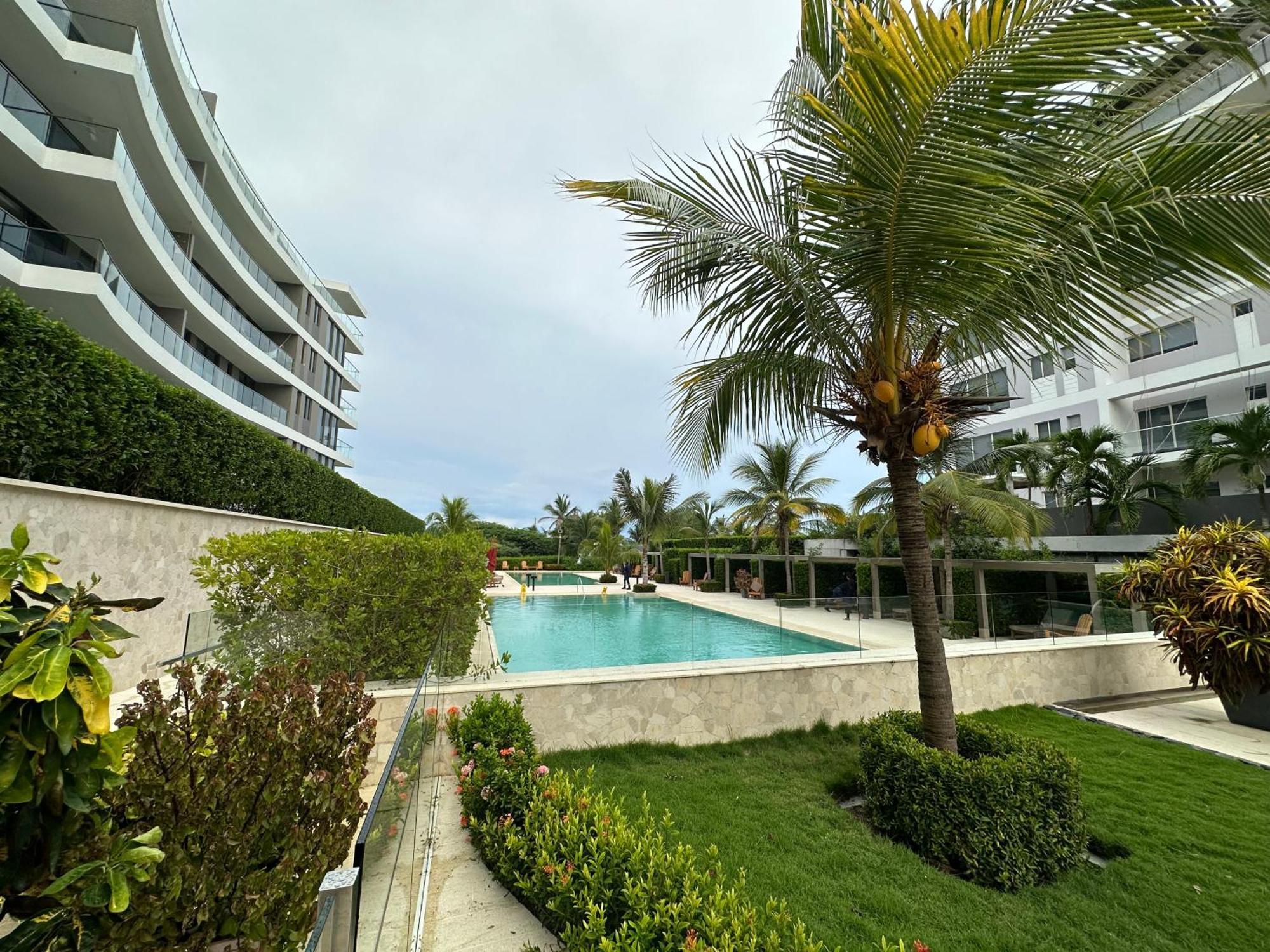 Apartamento En Frente Al Mar Con piscina