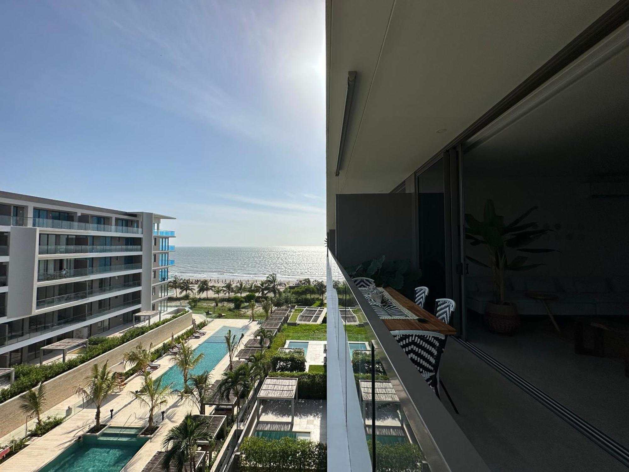 En Frente Al Mar Con piscina Apartamento *