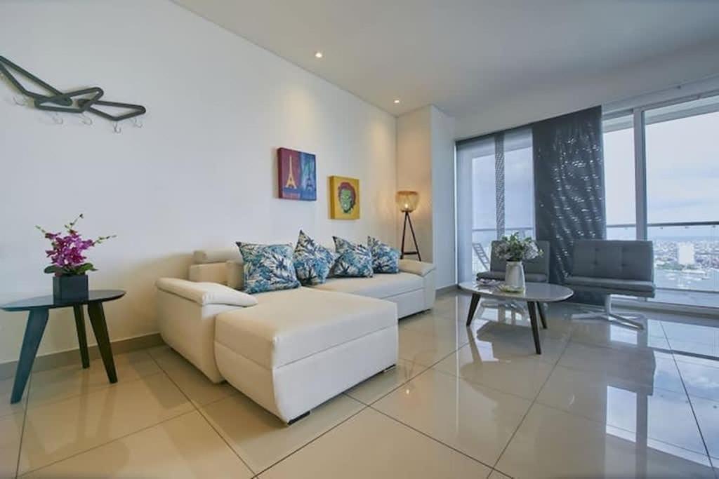 Apartment New With 1 Bedroom In H2 *