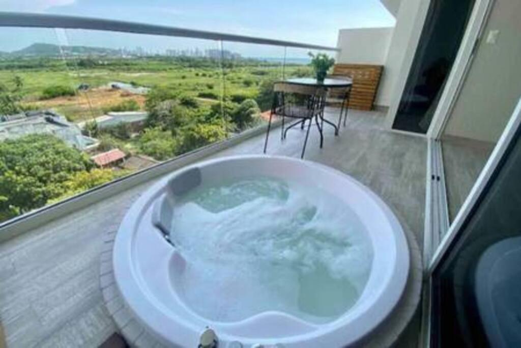 Indulge, Balcony Jacuzzi Apartment