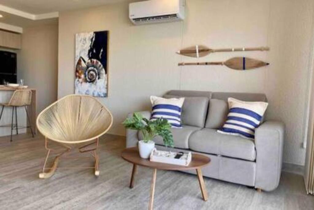 Indulge, Balcony Jacuzzi Apartment Cartagena