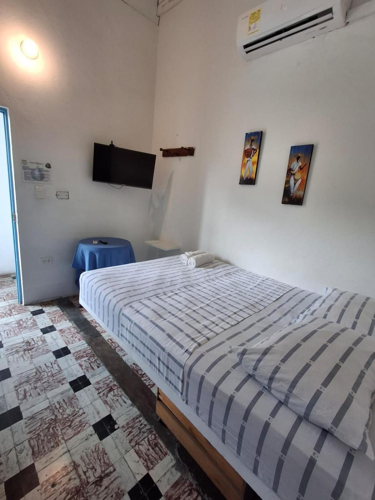 1811 Hostel