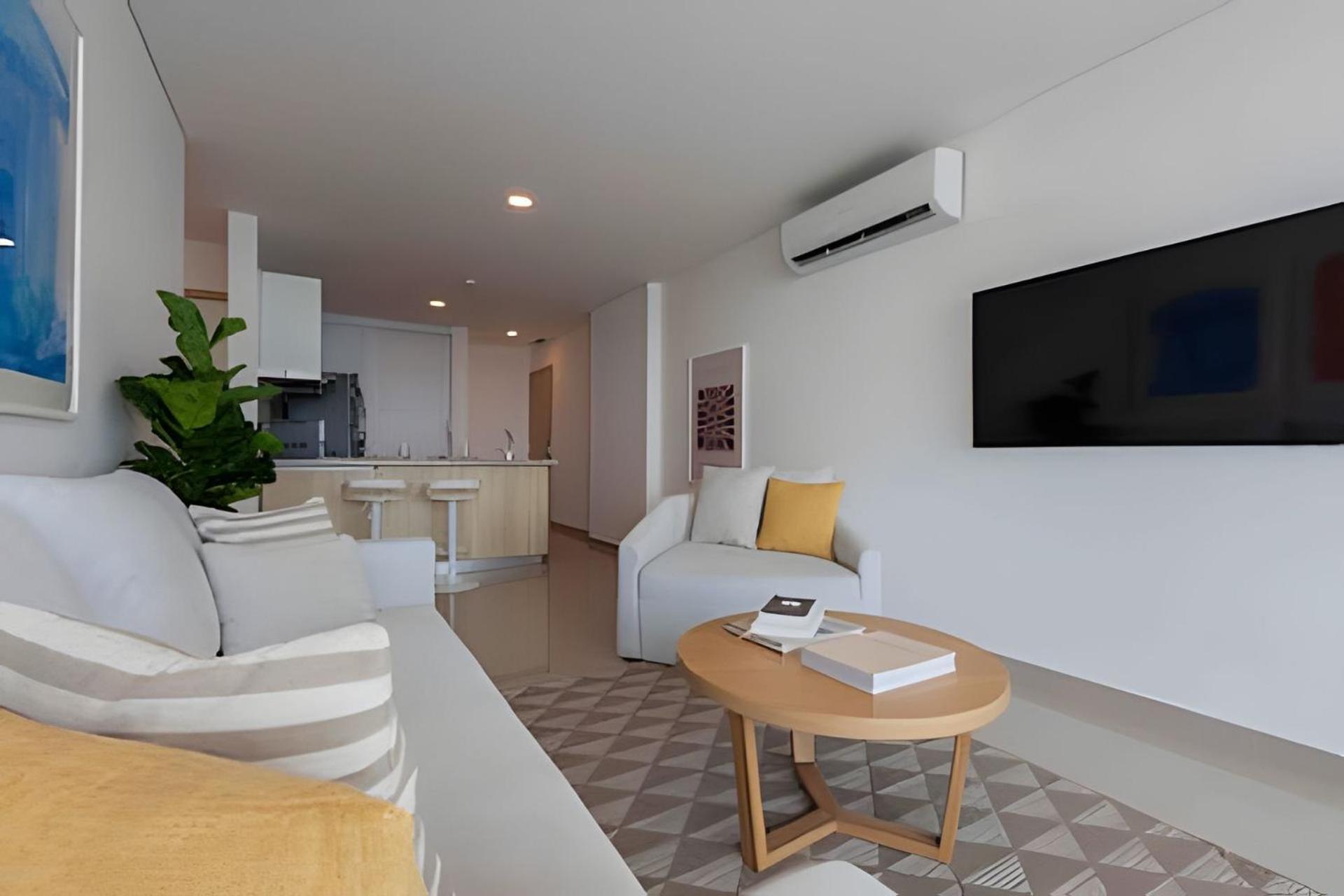 Apartment Modern 2br Next To The Walled City+oceanside View