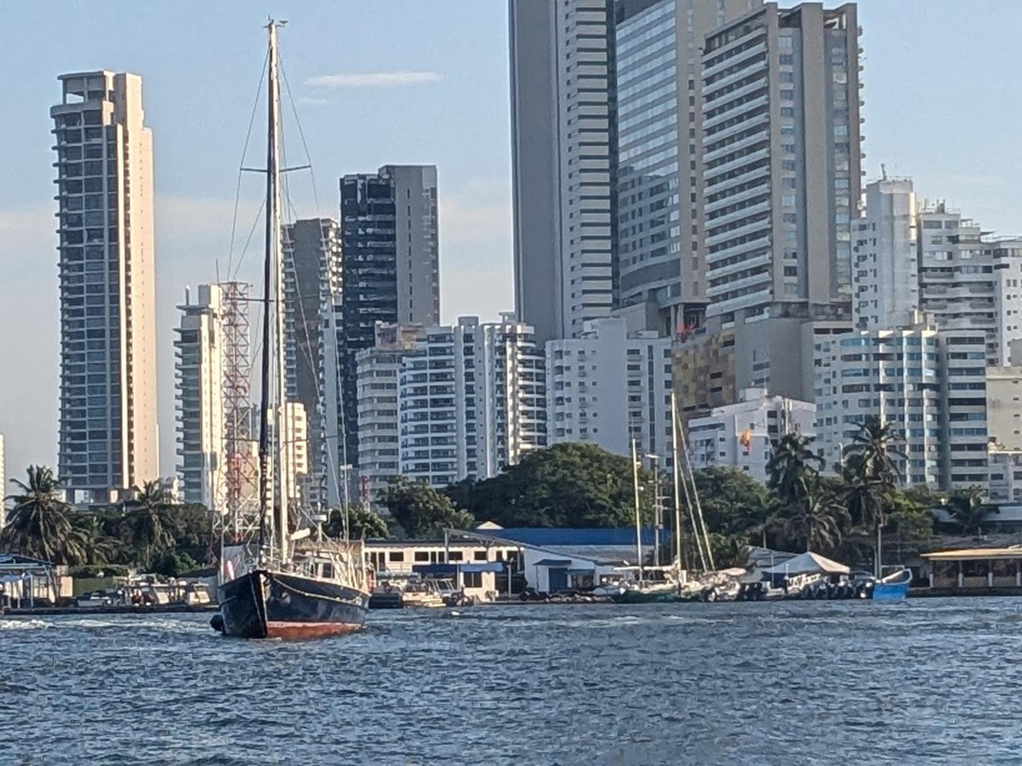Me Quedo Aqui, Casa Cerca Del Aeropuerto De Cartagena! Homestay *