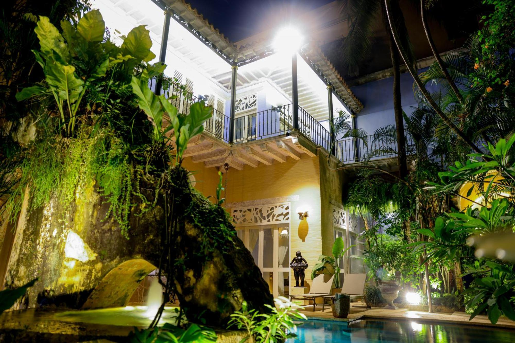 Casa Santiago Botero Lux By Seratta * Cartagena
