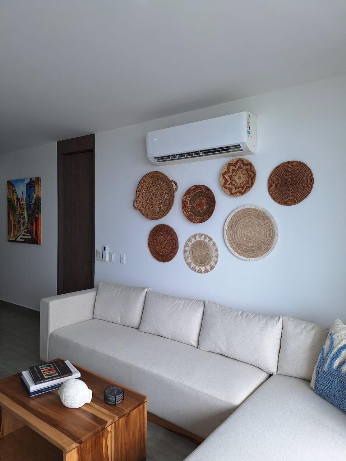 Beautiful, Remodeled In Building, Area Of Apartamento Cartagena