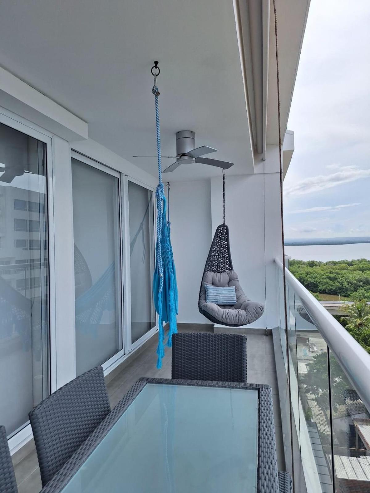 Beautiful, Remodeled In Building, Area Of Apartamento