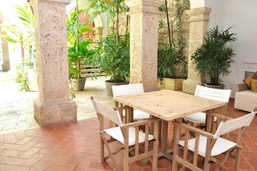 Charming 1br In The Heart Of Cartagena's Old Apartment Cartagena