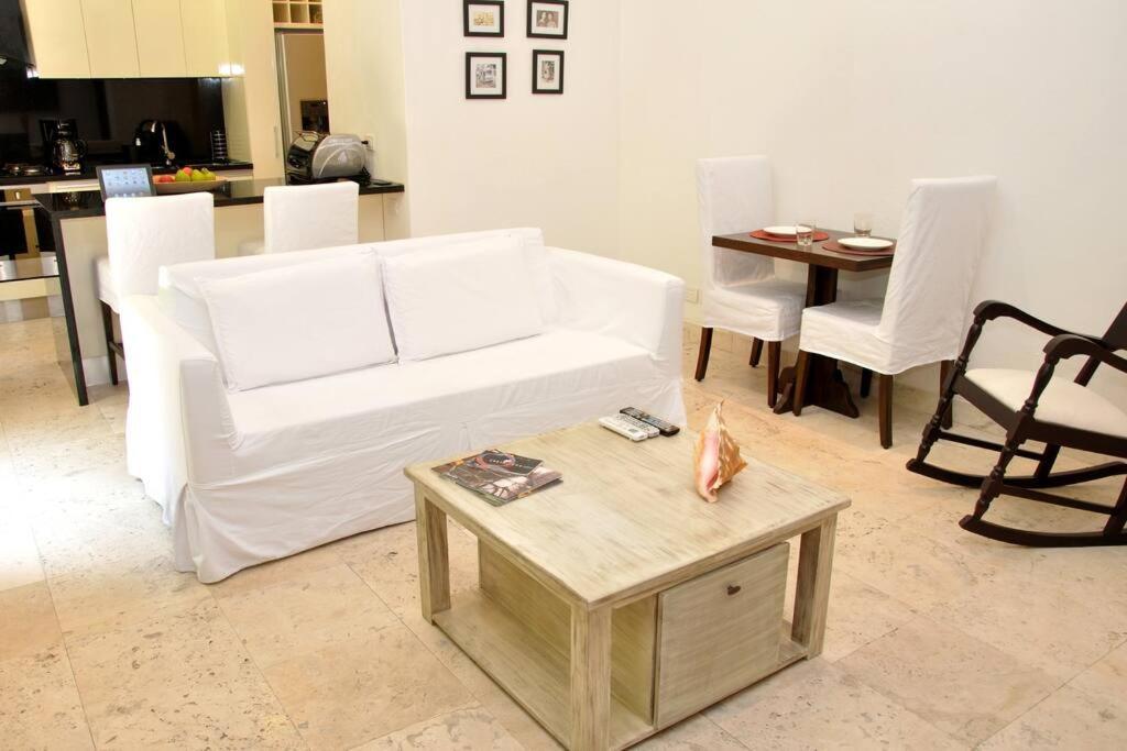 Charming 1br In The Heart Of Cartagena's Old Apartment *