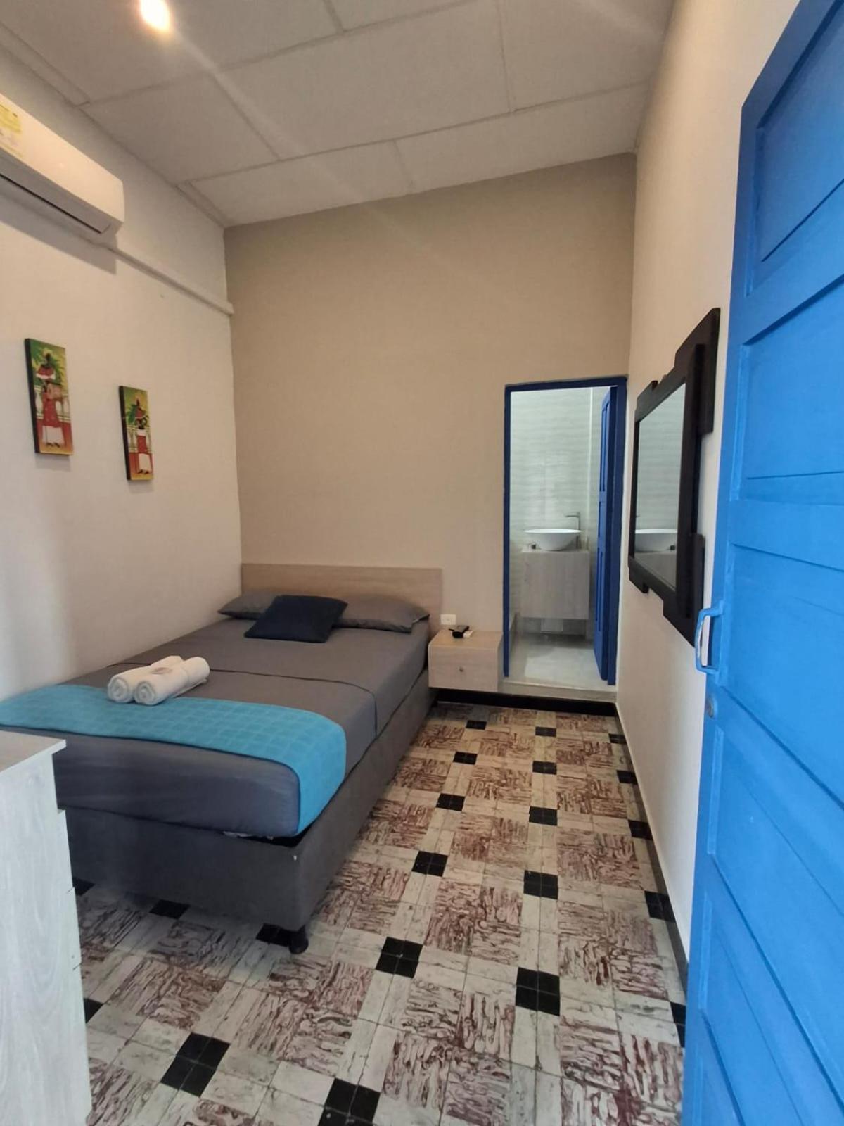 Hostel 1811