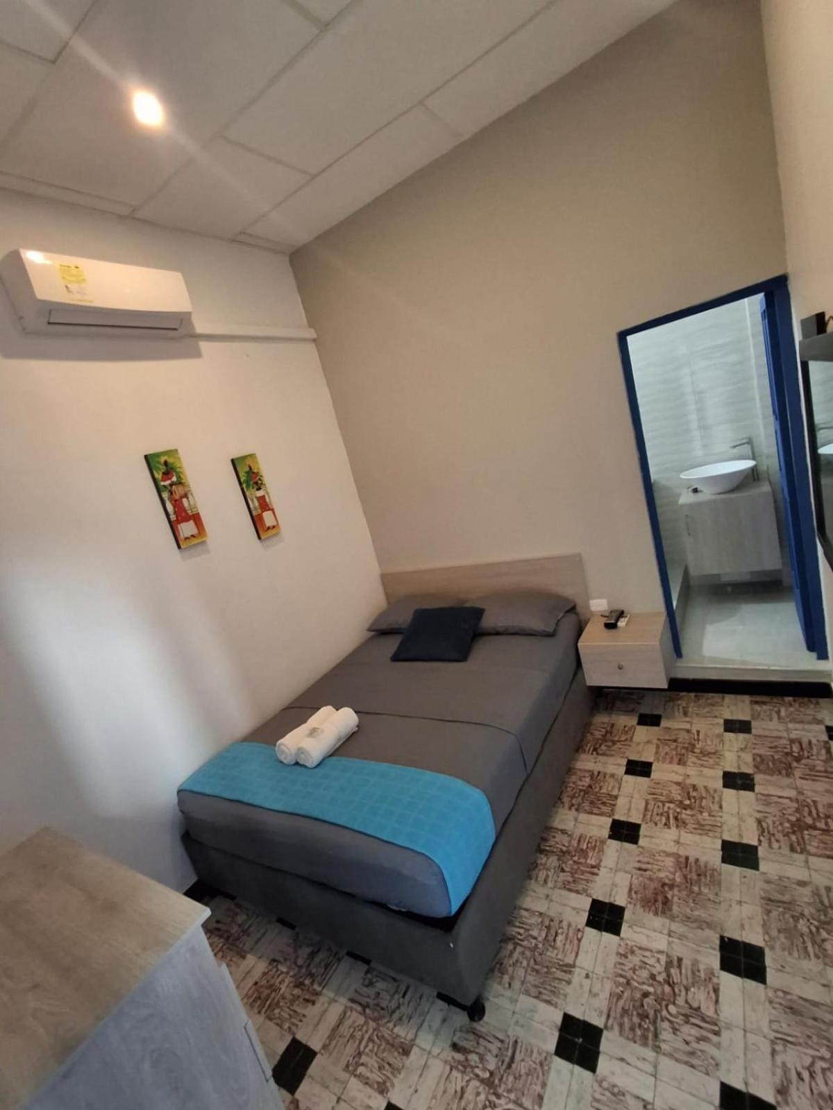 1811 Hostel *