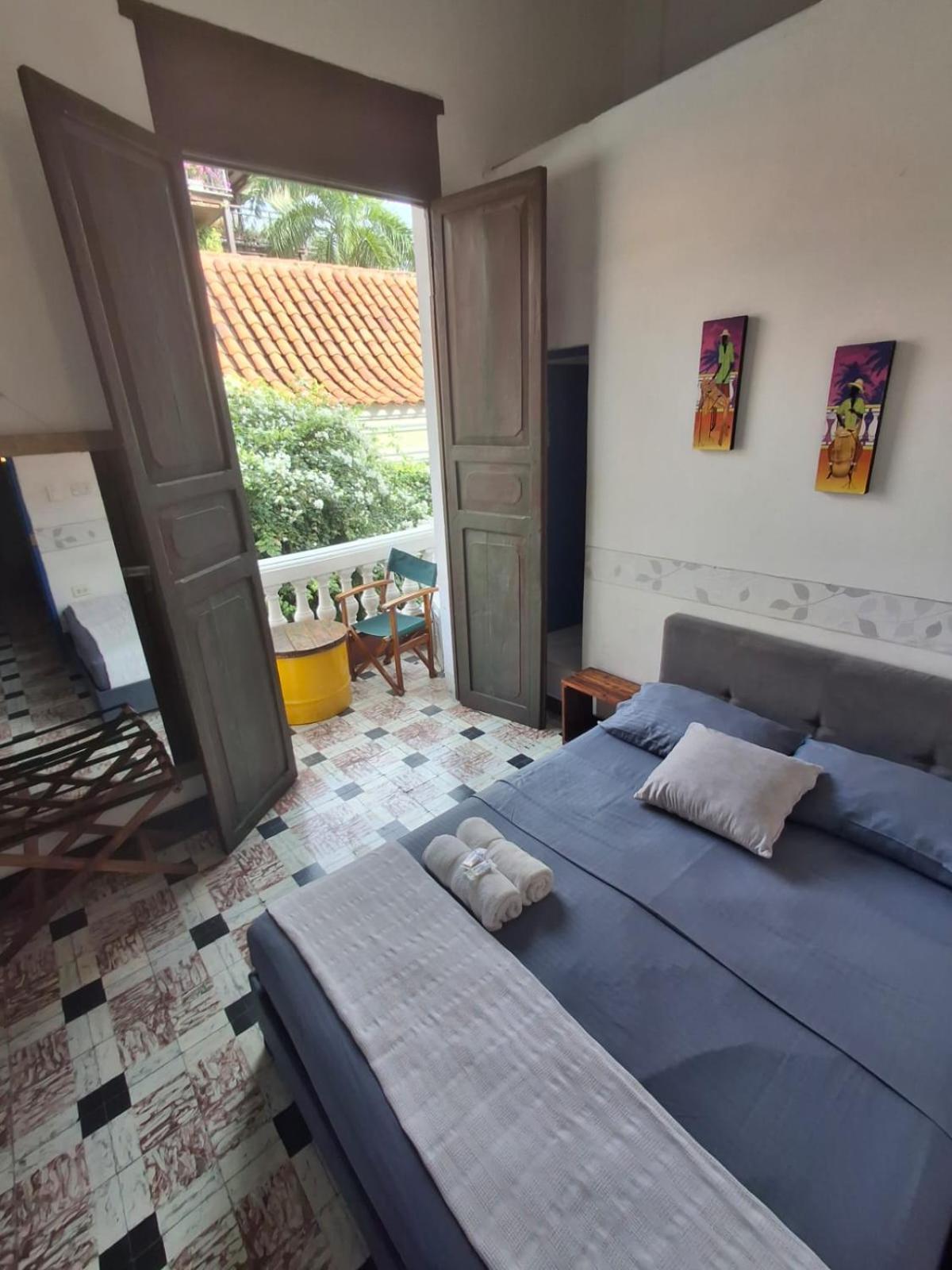 1811 Hostel
