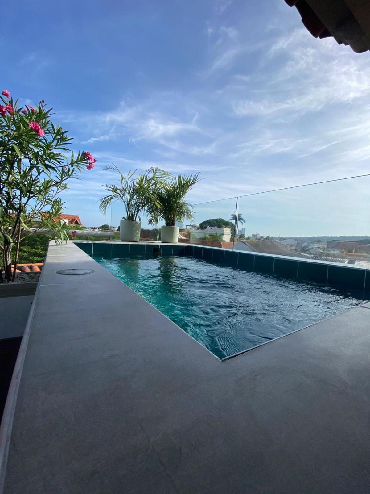 Townhouse Boutique Hotel 4*