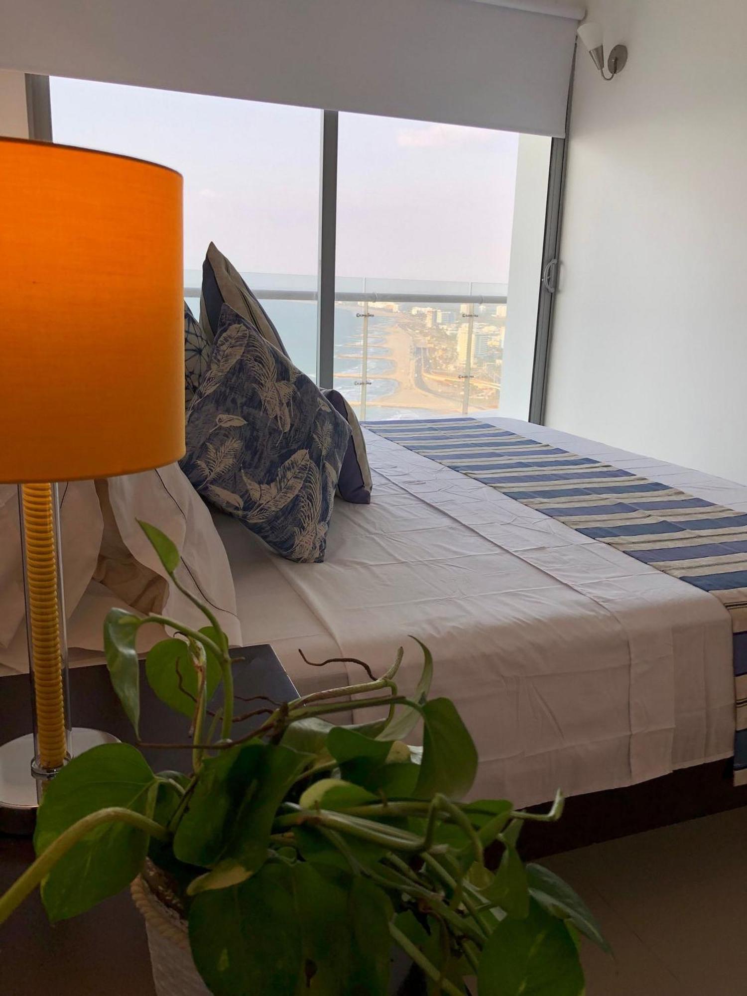 Vista De Ensueno Al Mar Bioseguridad Office Apartment Cartagena