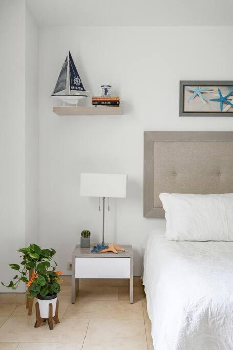 Location & Comfort In The Walled Apartment