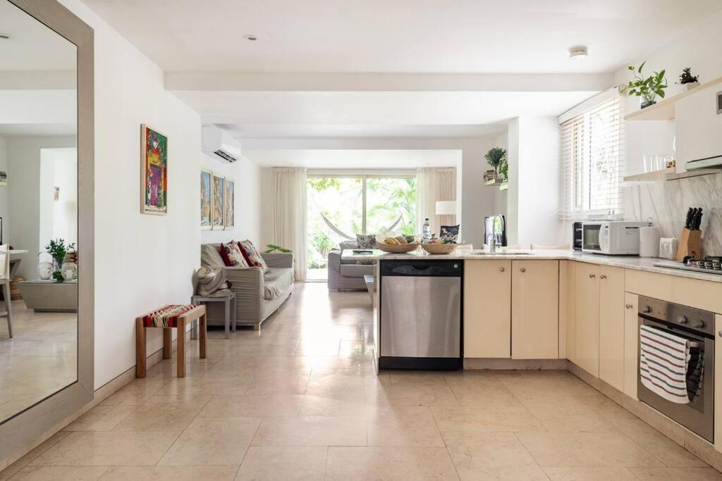 Apartment Location & Comfort In The Walled Cartagena