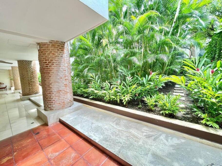 Location & Comfort In The Walled Apartment Cartagena