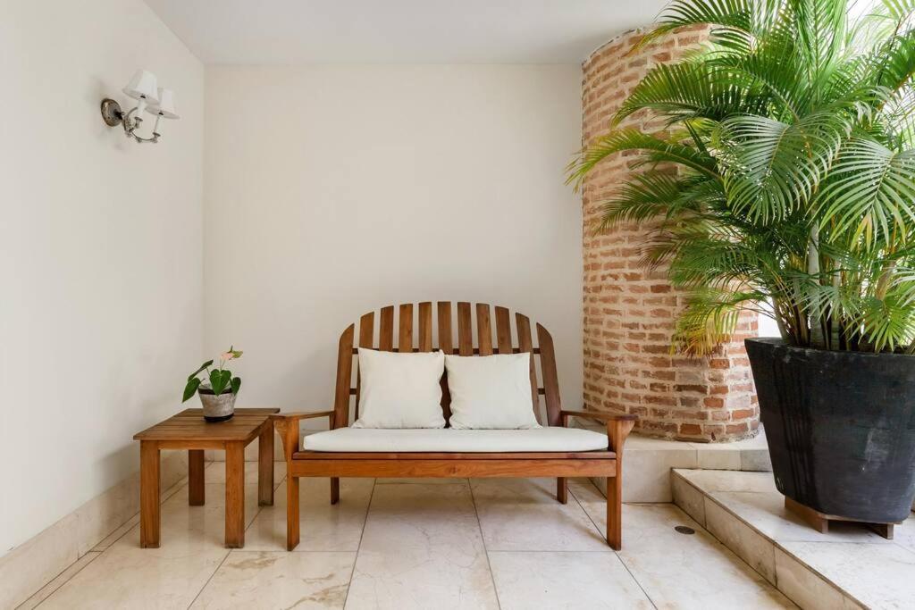 Apartment Location & Comfort In The Walled Cartagena