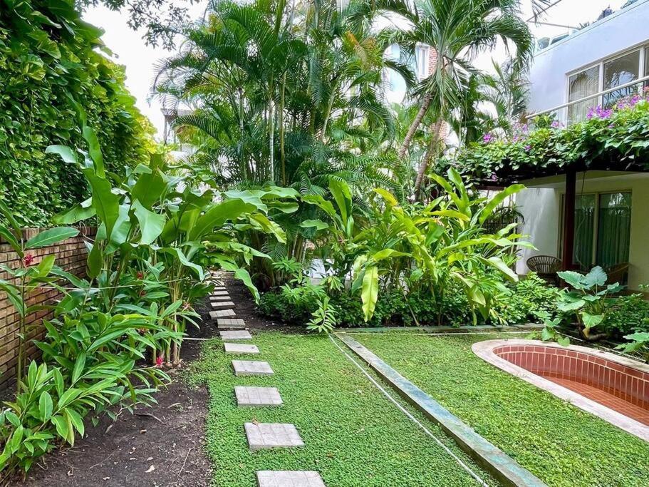 Location & Comfort In The Walled Apartment Cartagena