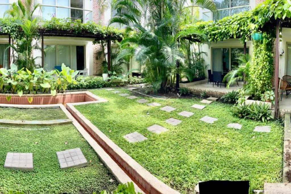 Location & Comfort In The Walled Apartment Cartagena