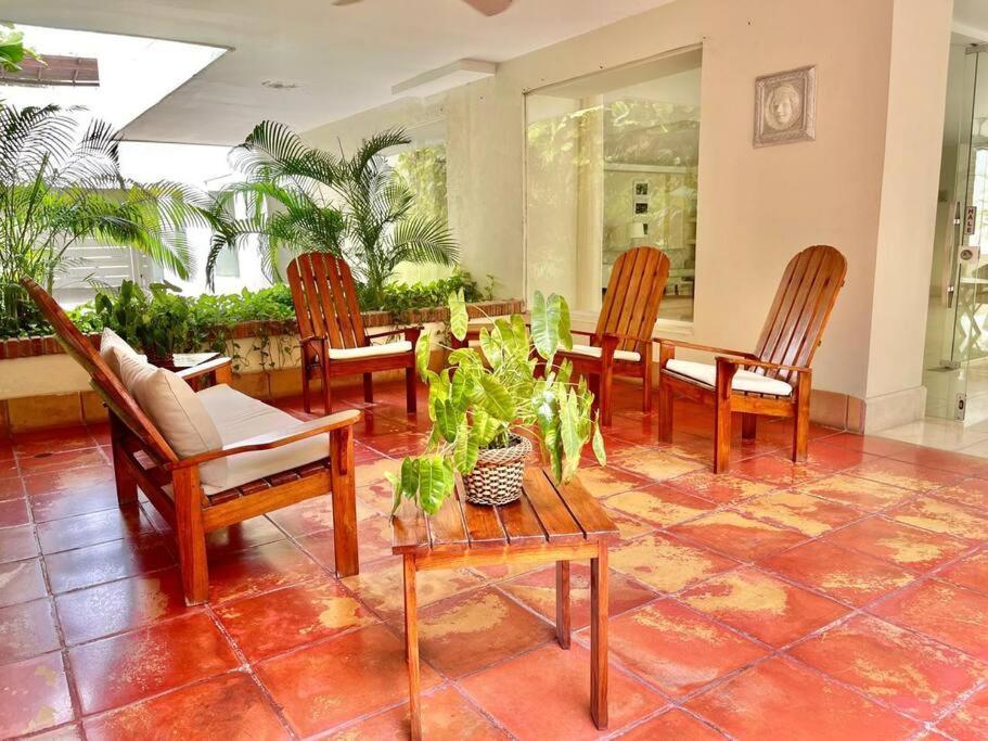 Location & Comfort In The Walled Apartment Cartagena