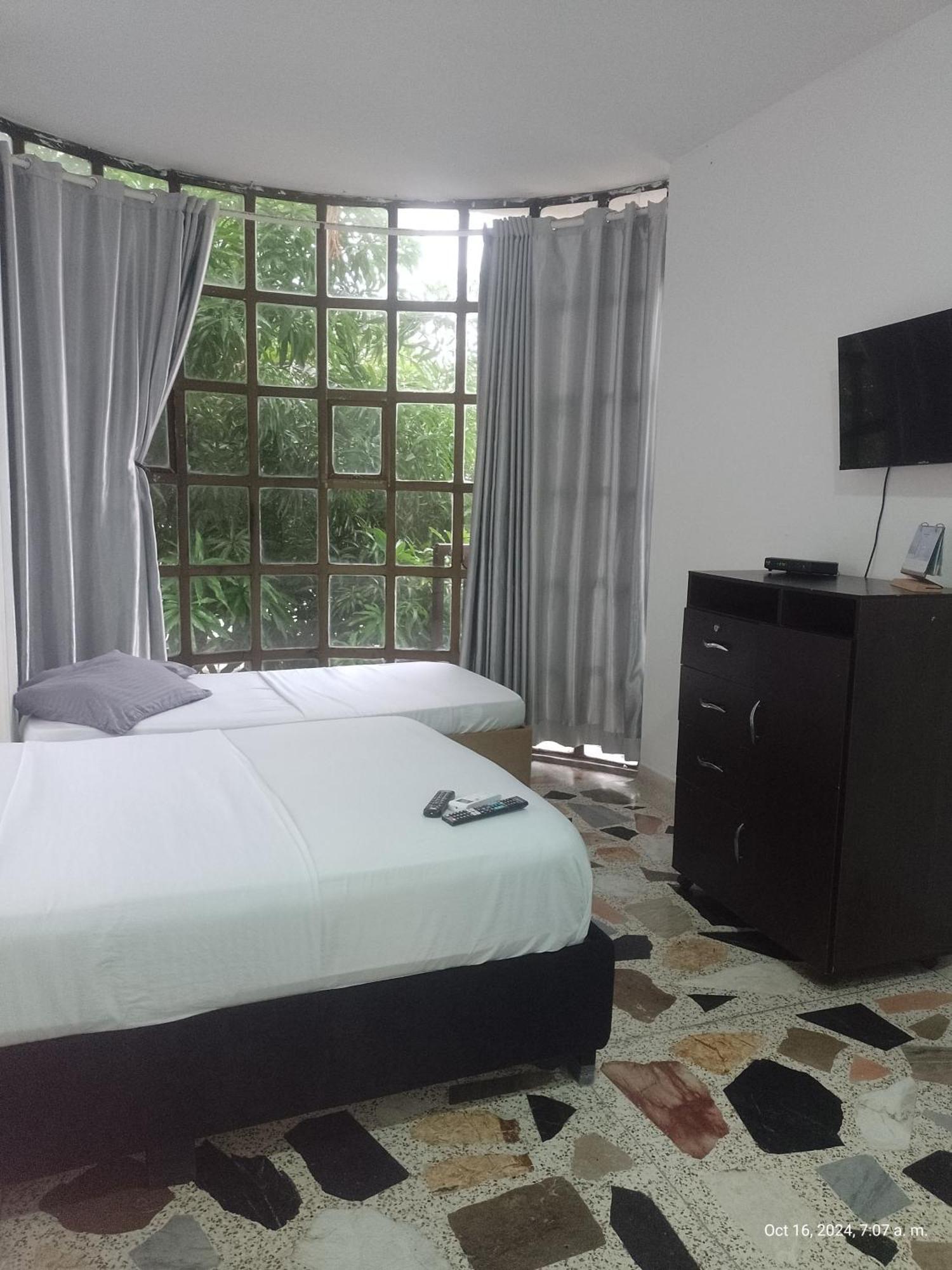 Sarac 2do Piso Homestay *