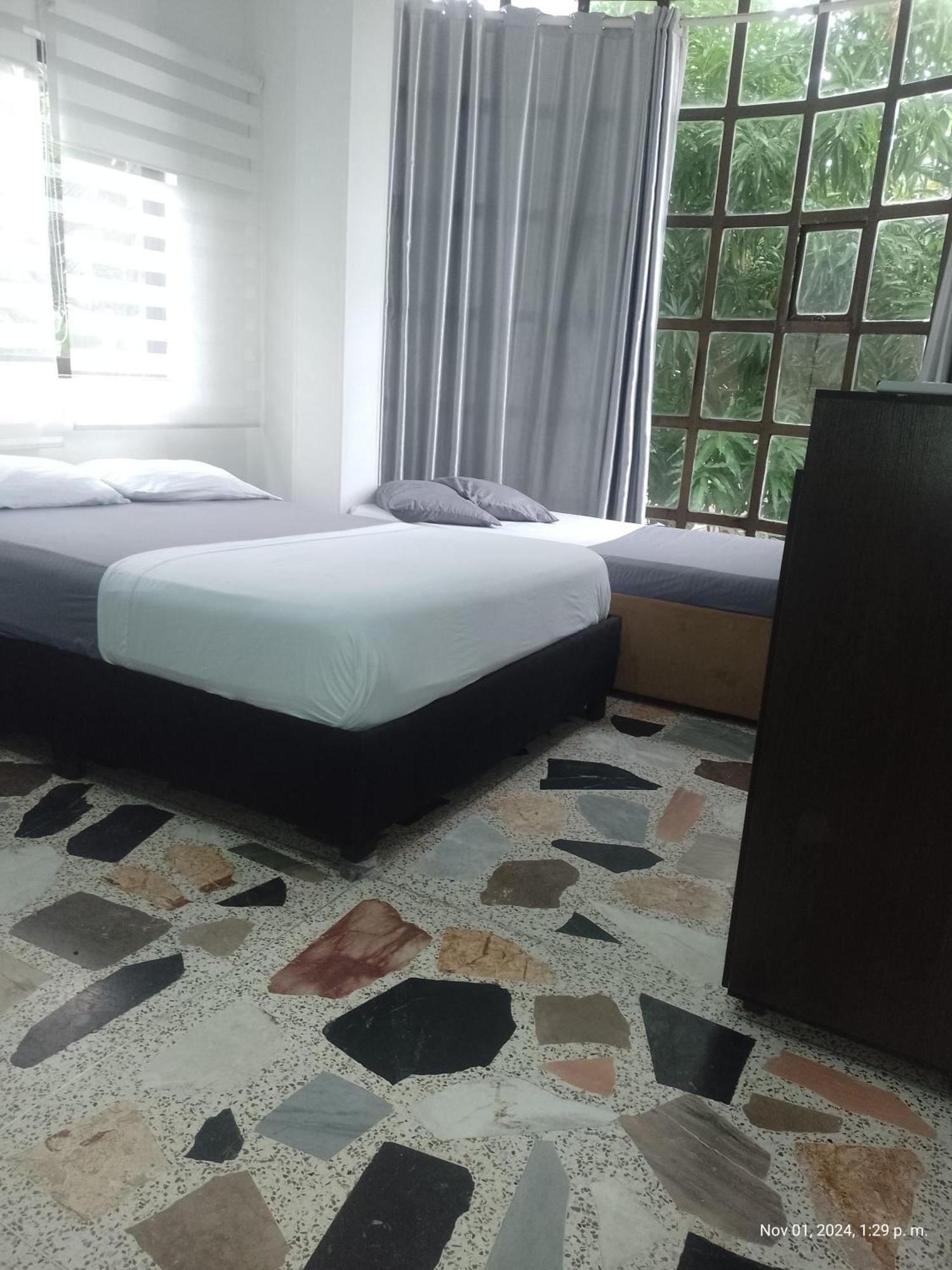 Sarac 2do Piso Homestay *