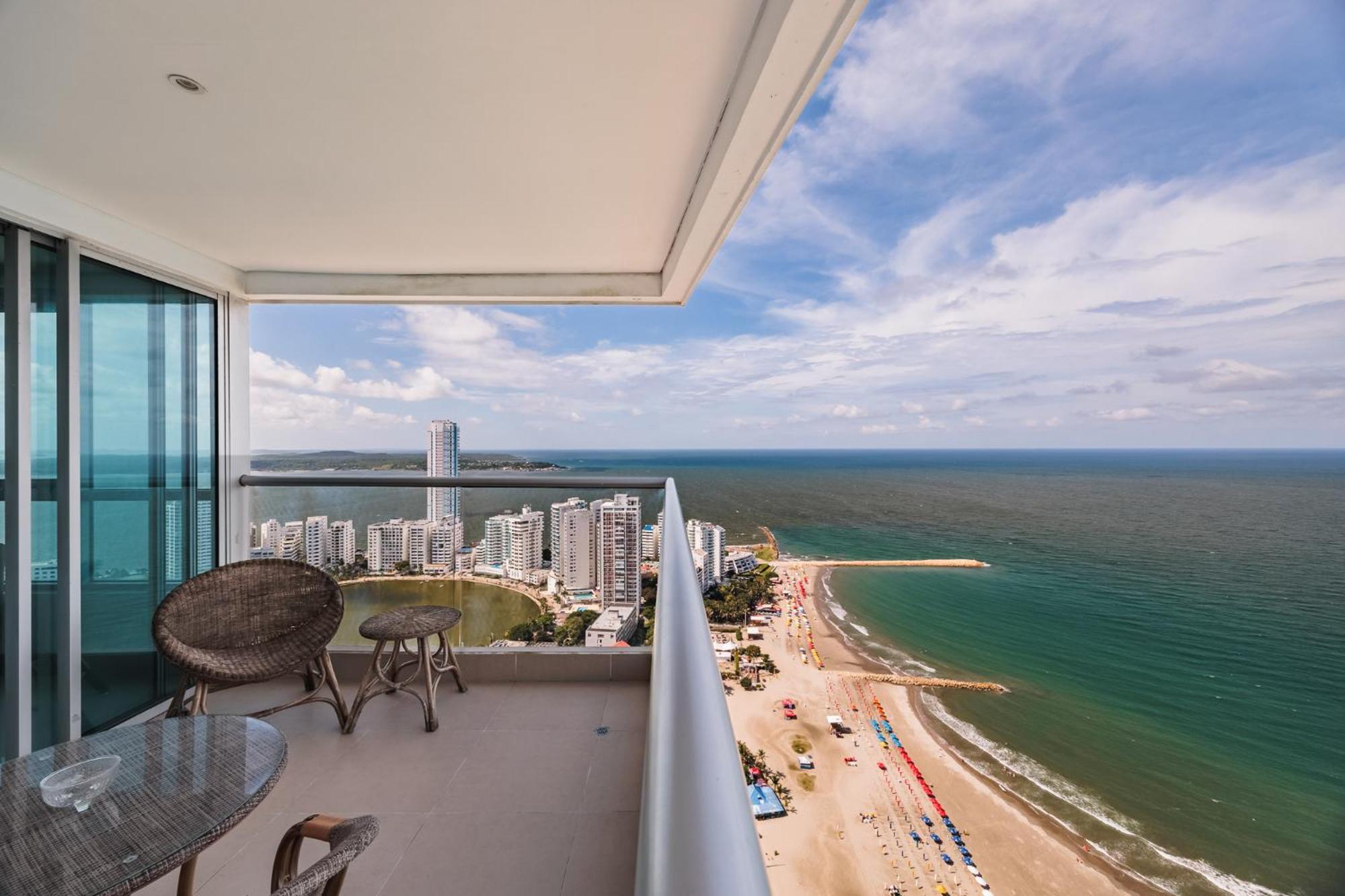 Apto De 2 Con Imponente Vista Al Mar En Bocagrande