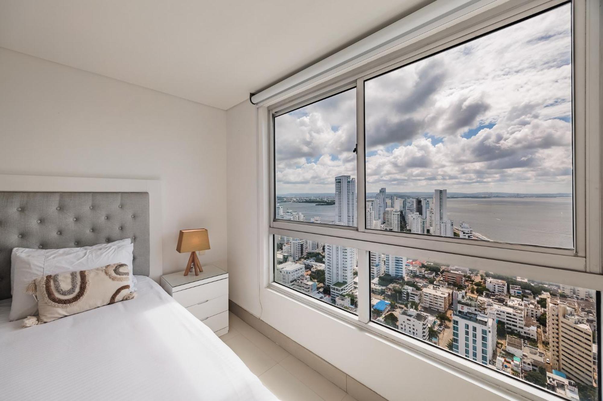 Apto De 2 Con Imponente Vista Al Mar En Bocagrande