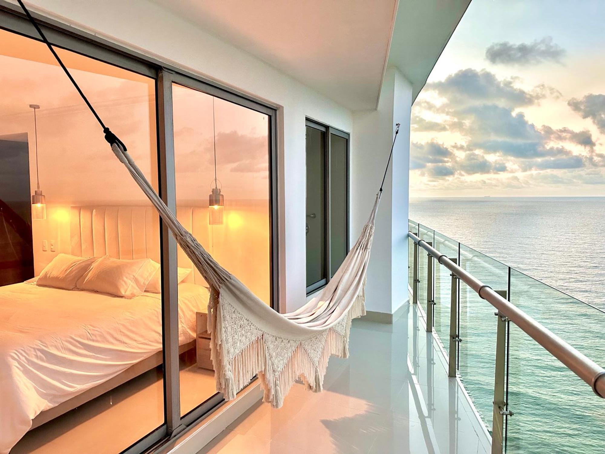 Ocean Views Next To The Old Cartagena