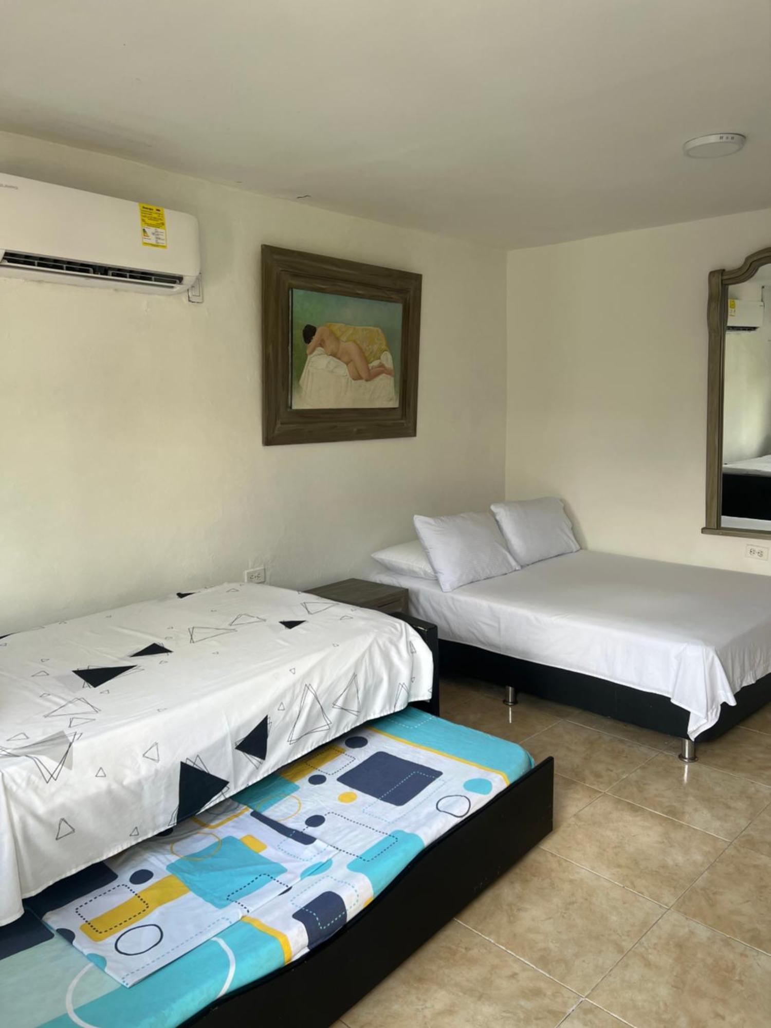 Casa #27-23 Habitación en casa particular Cartagena
