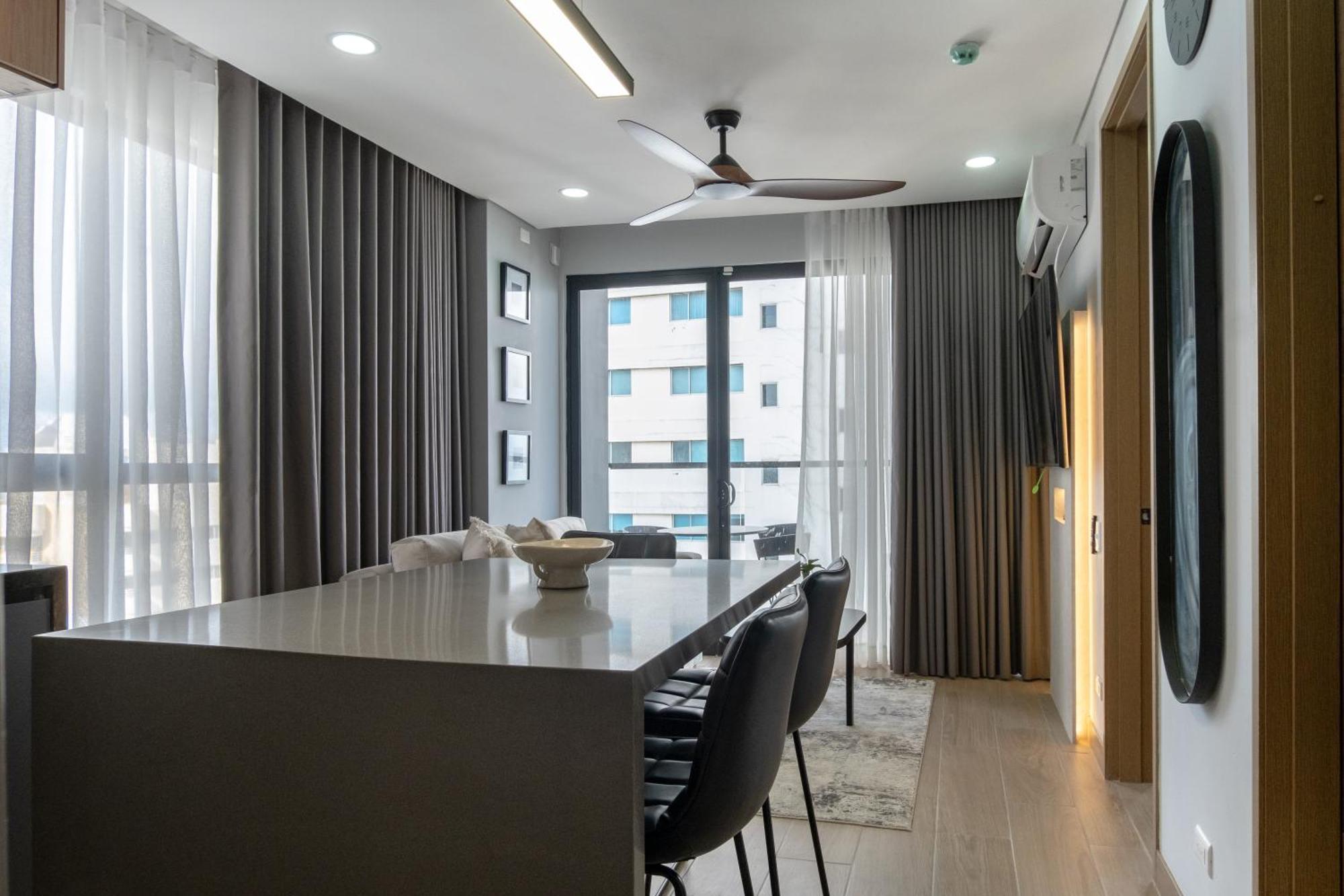Luxury Oceanfront In Centro Apartment *