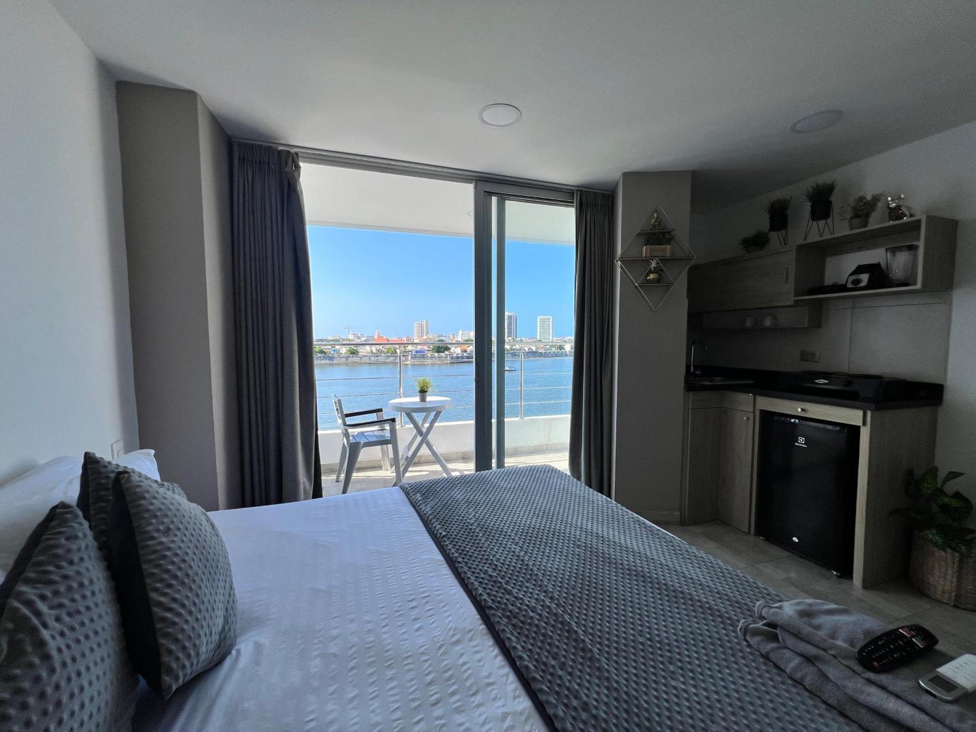Bahia 79 Apartasuites Cerca Al Centro Aparthotel