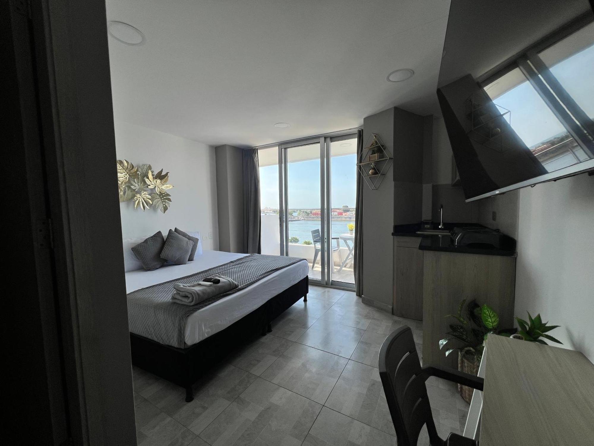 Aparthotel Bahia 79 Apartasuites Cerca Al Centro