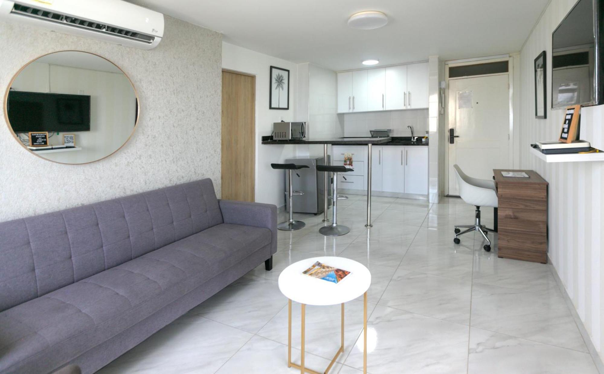 Apartment Stylish & Renovated In El Laguito, *