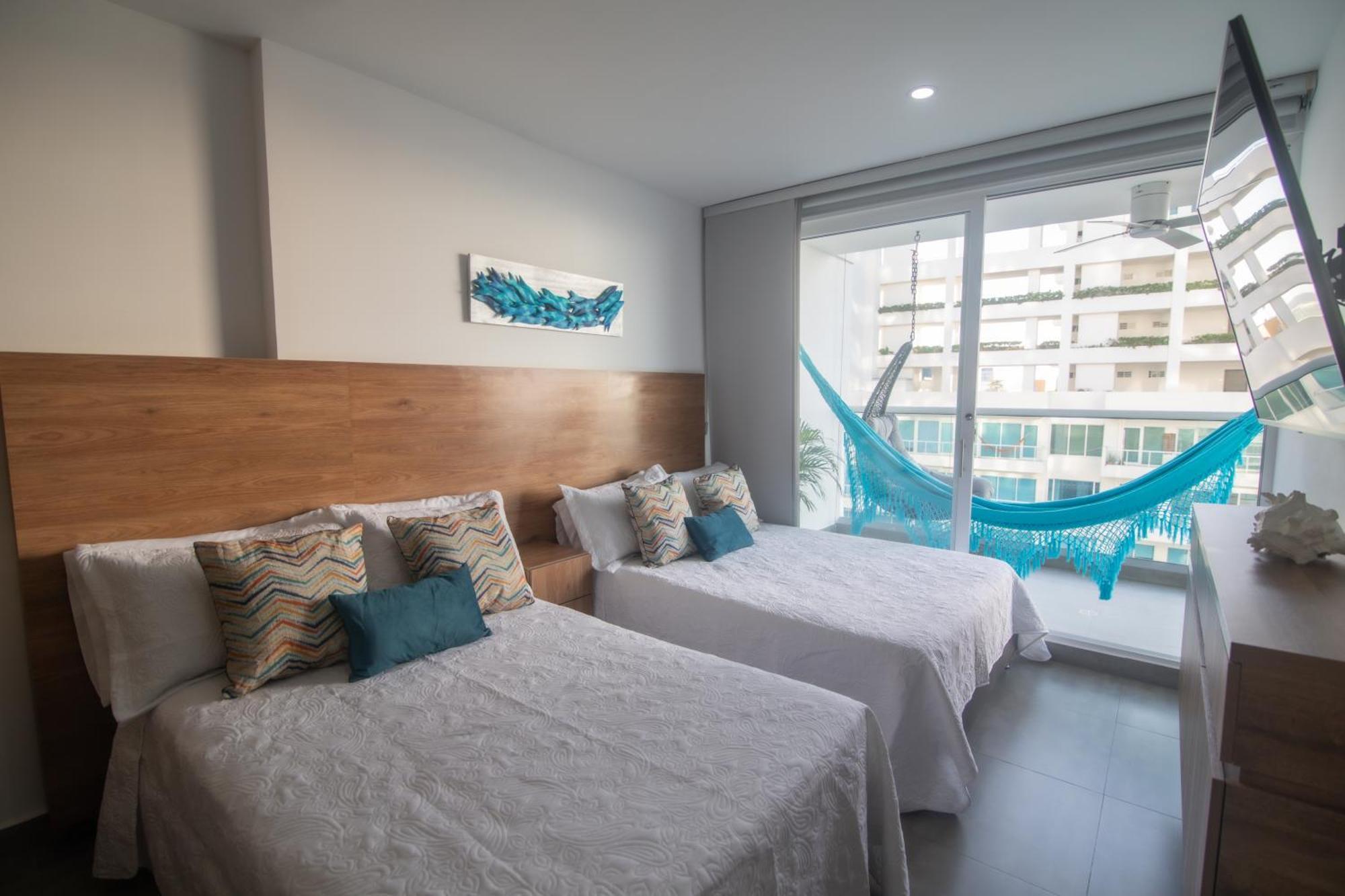 Beautiful, Remodeled In Building, Area Of Cartagena