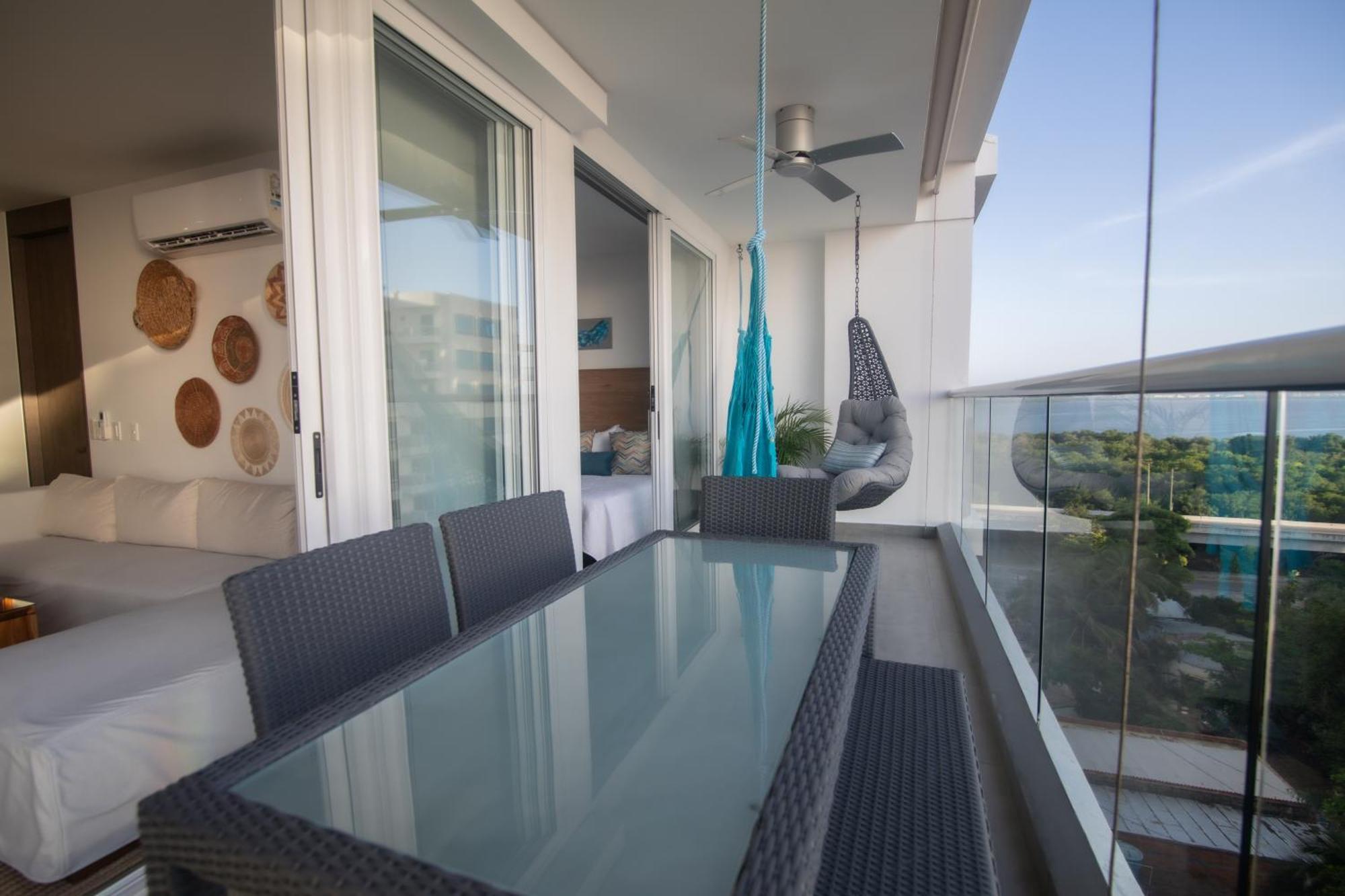 Beautiful, Remodeled In Building, Area Of Apartamento