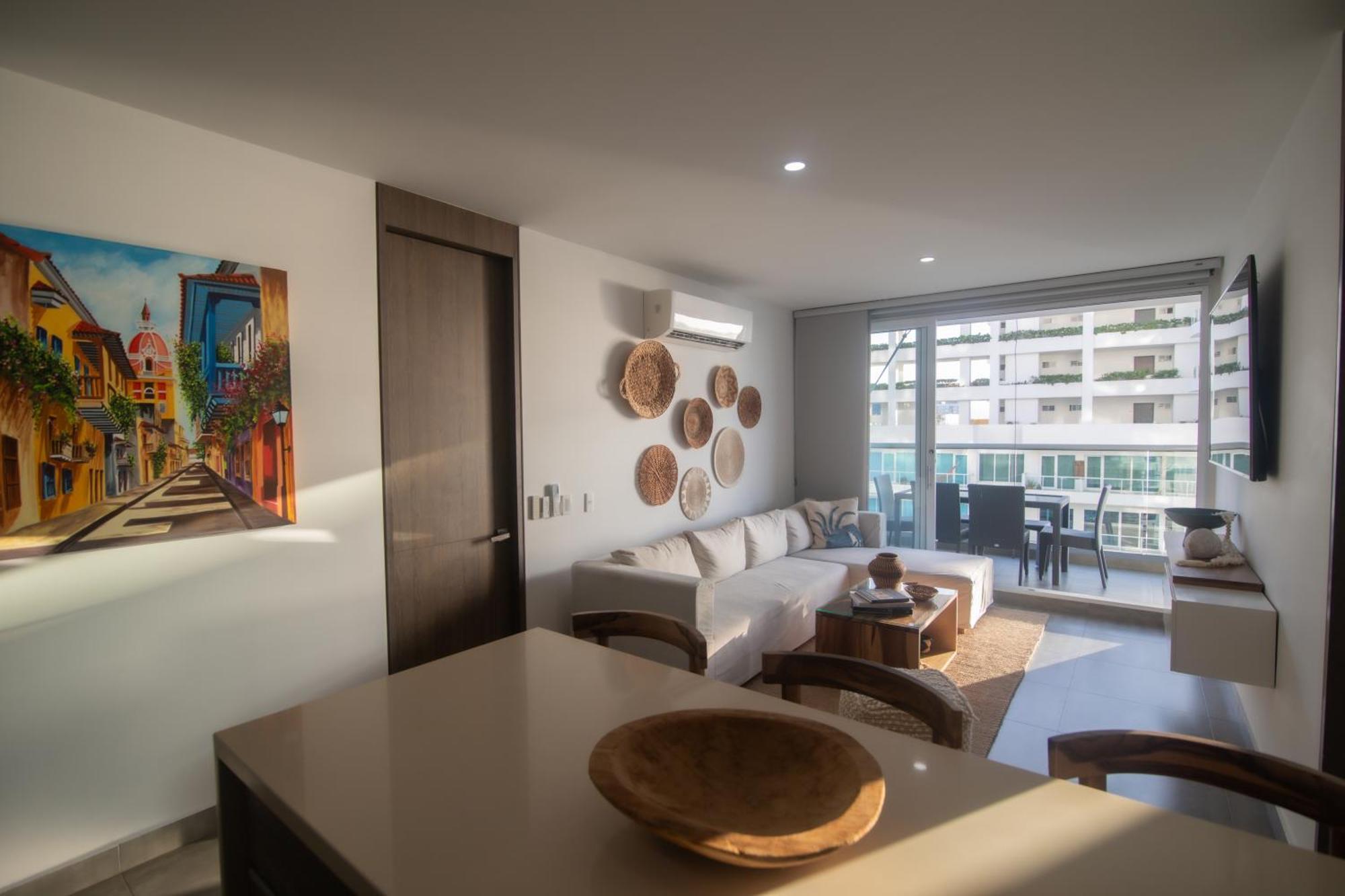 Beautiful, Remodeled In Building, Area Of Apartamento *