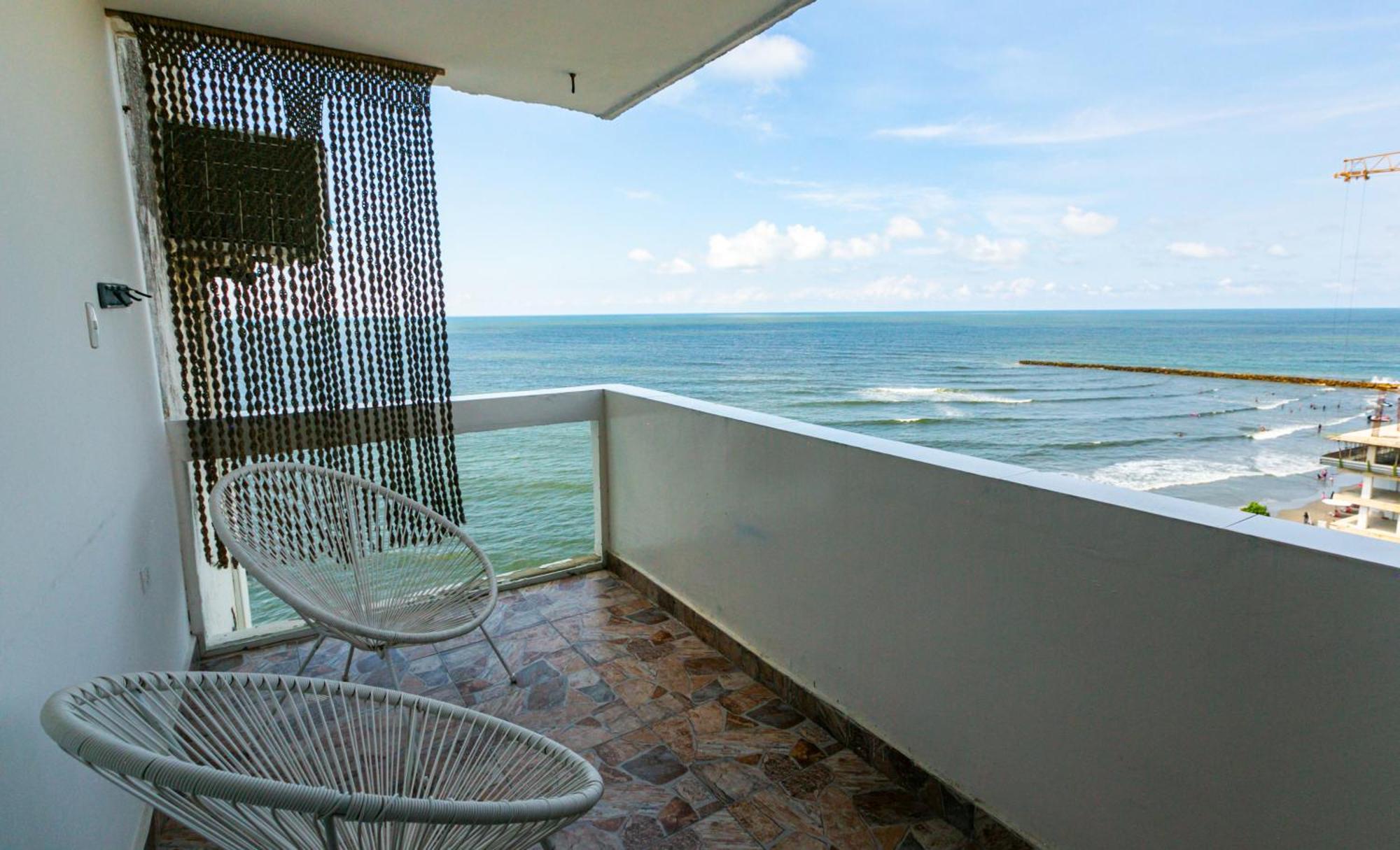 Apartment Stylish & Renovated In El Laguito,