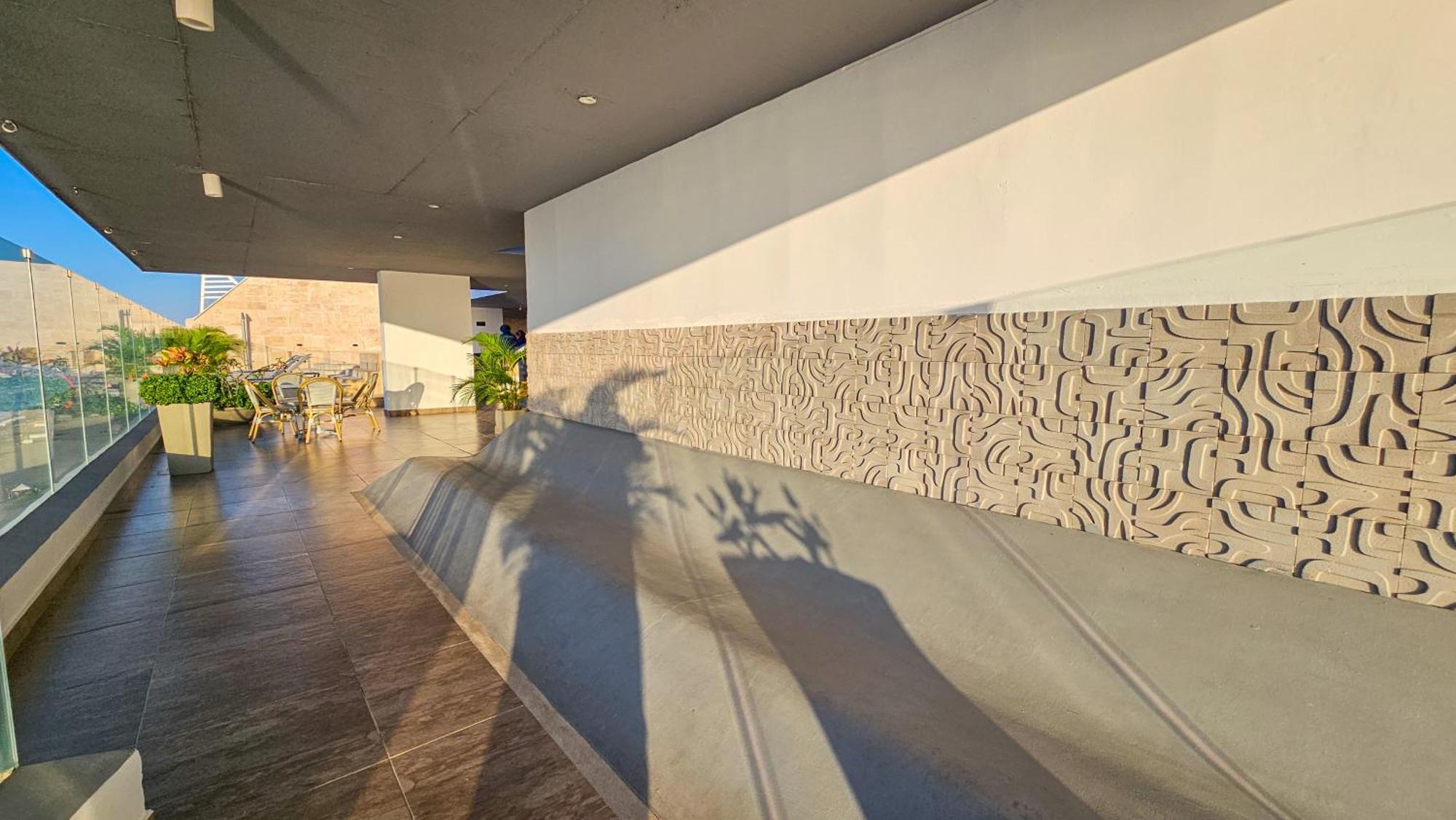 Beautiful, Remodeled In Building, Area Of *