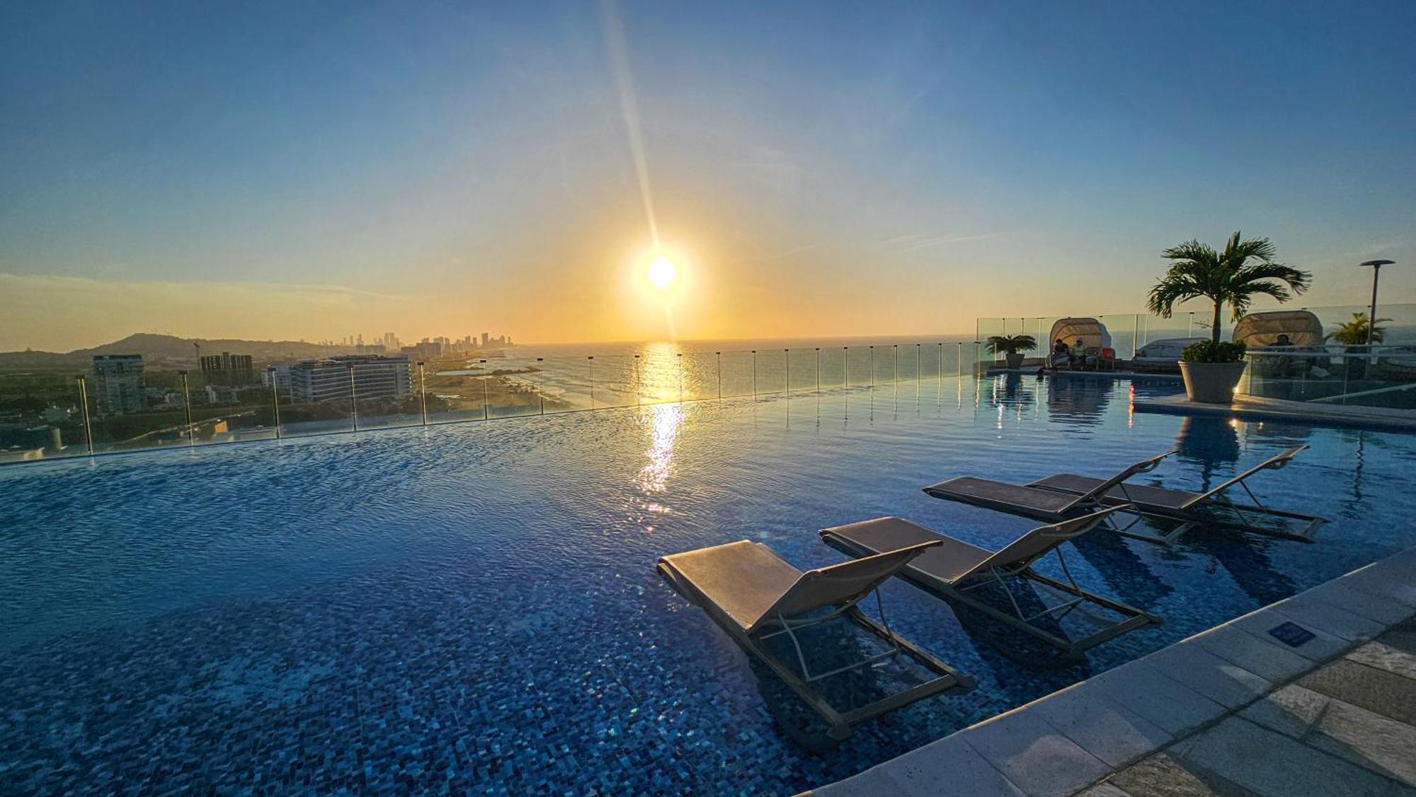 Beautiful, Remodeled In Building, Area Of Apartamento Cartagena