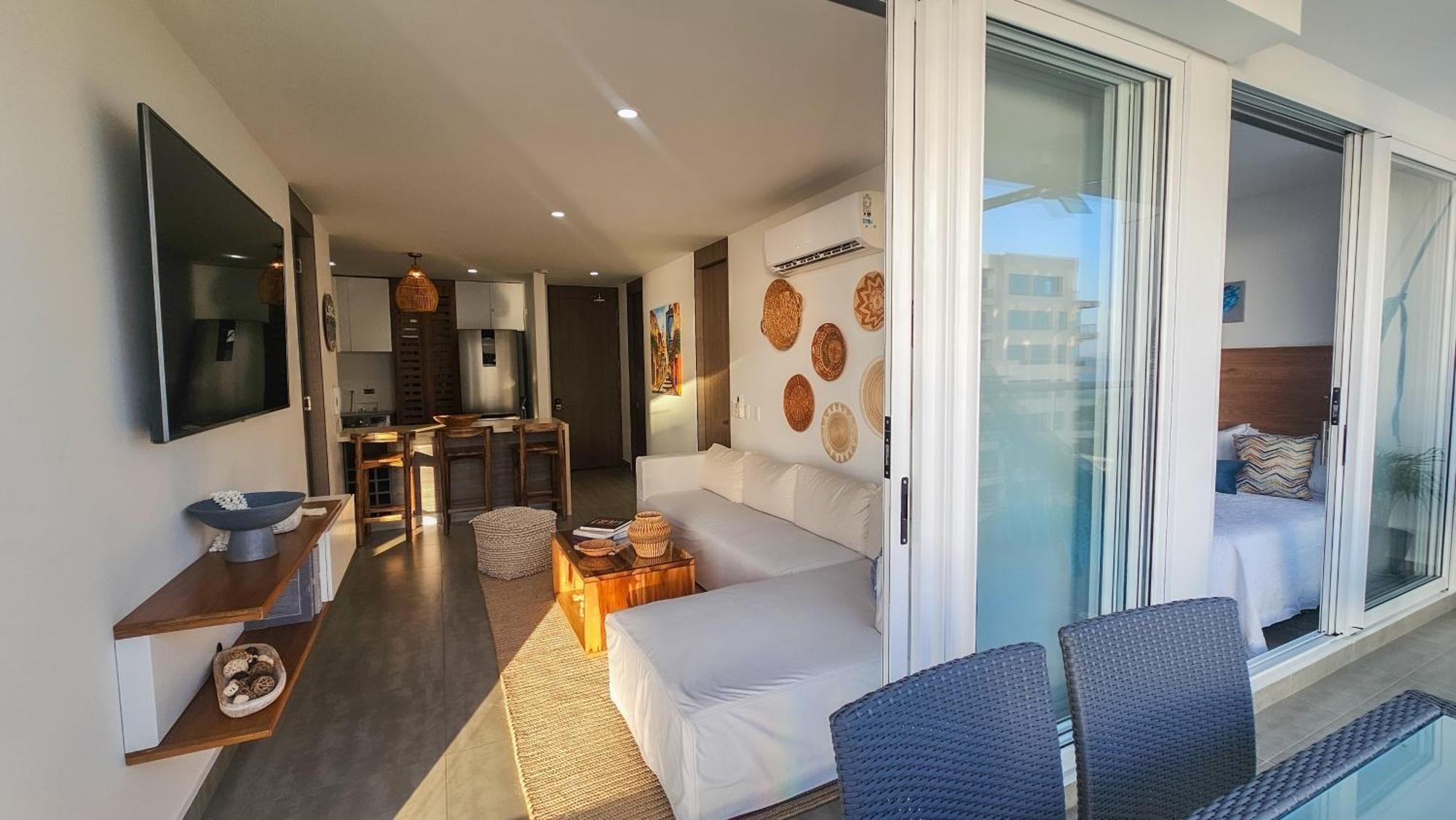 Apartamento Beautiful, Remodeled In Building, Area Of *