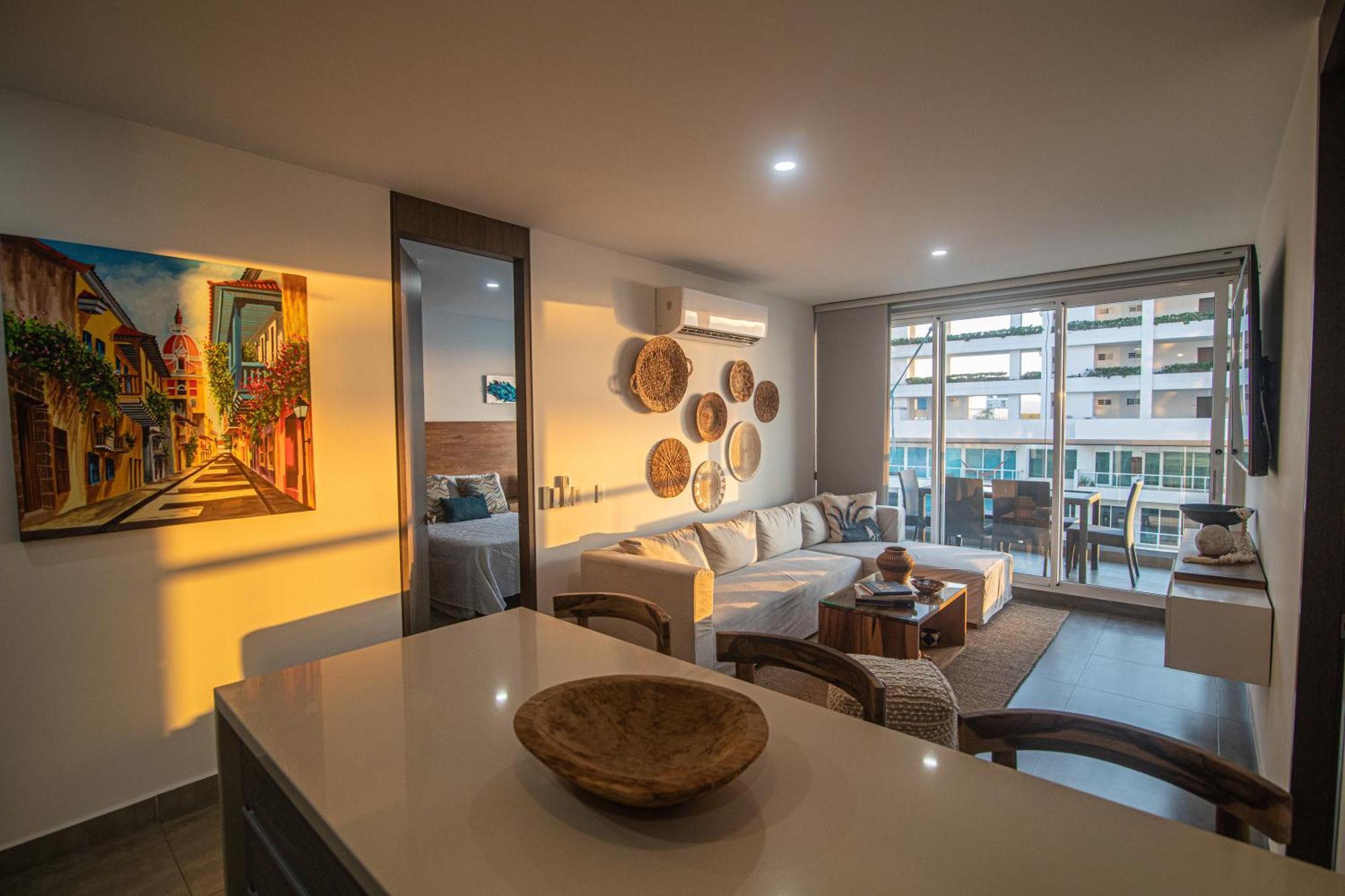 Beautiful, Remodeled In Building, Area Of Apartamento