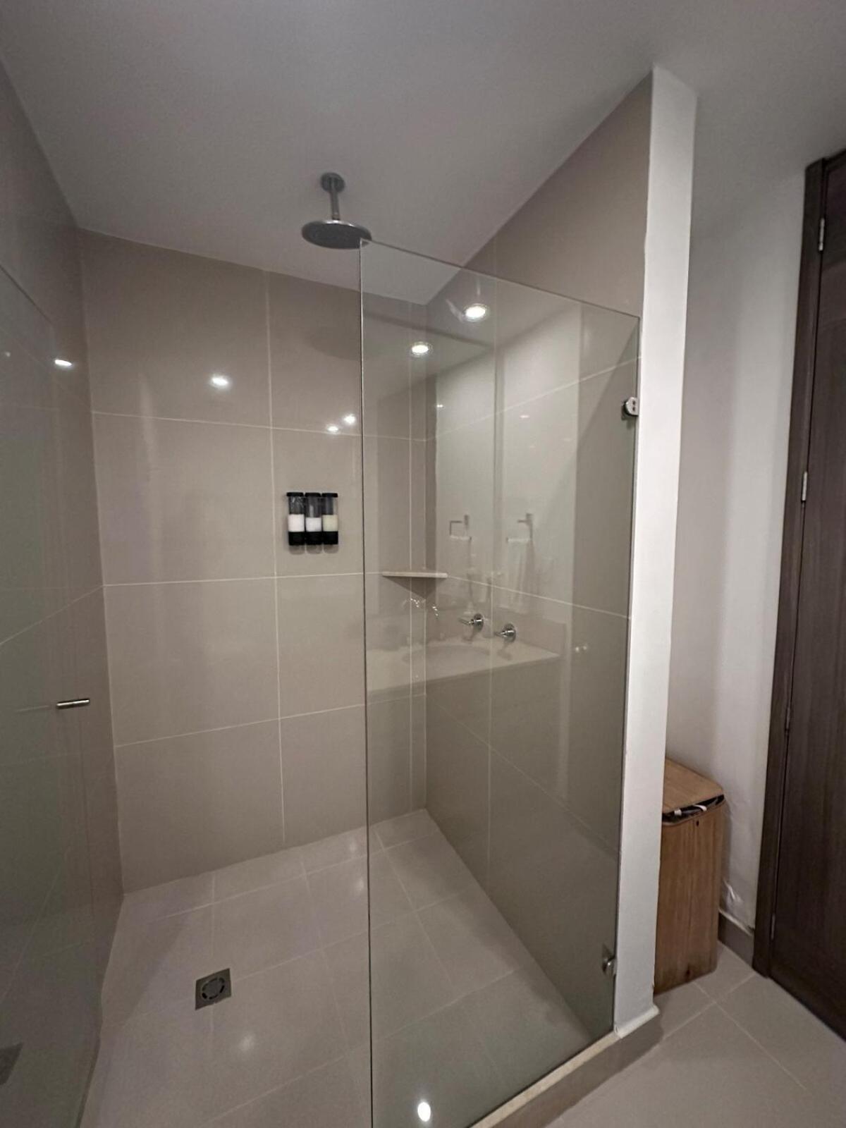 Mc 1303- Front Apt- Morros Location Apartment *