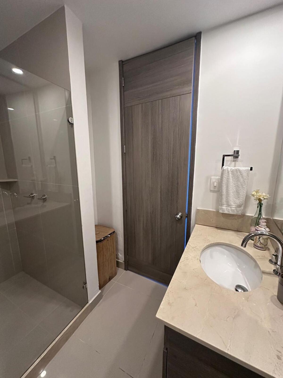 Mc 1303- Front Apt- Morros Location *