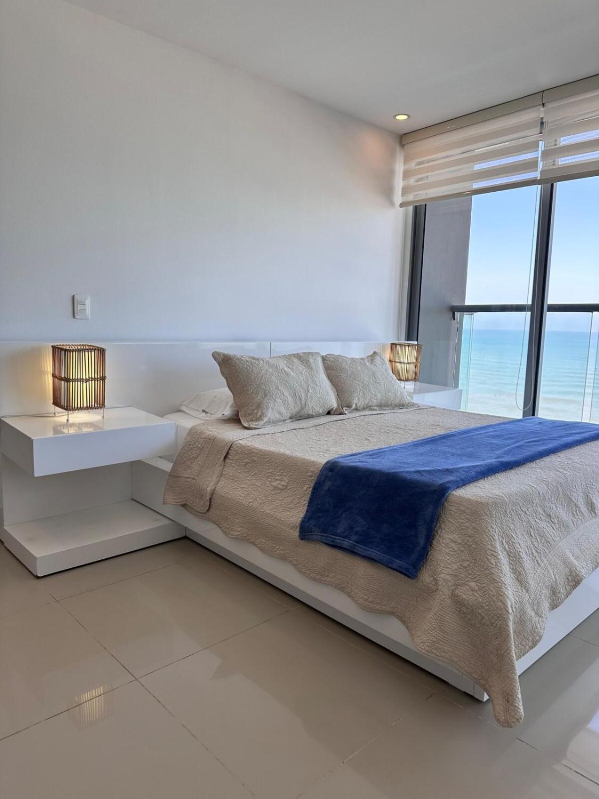 Apartment Mc 1303- Front Apt- Morros Location *