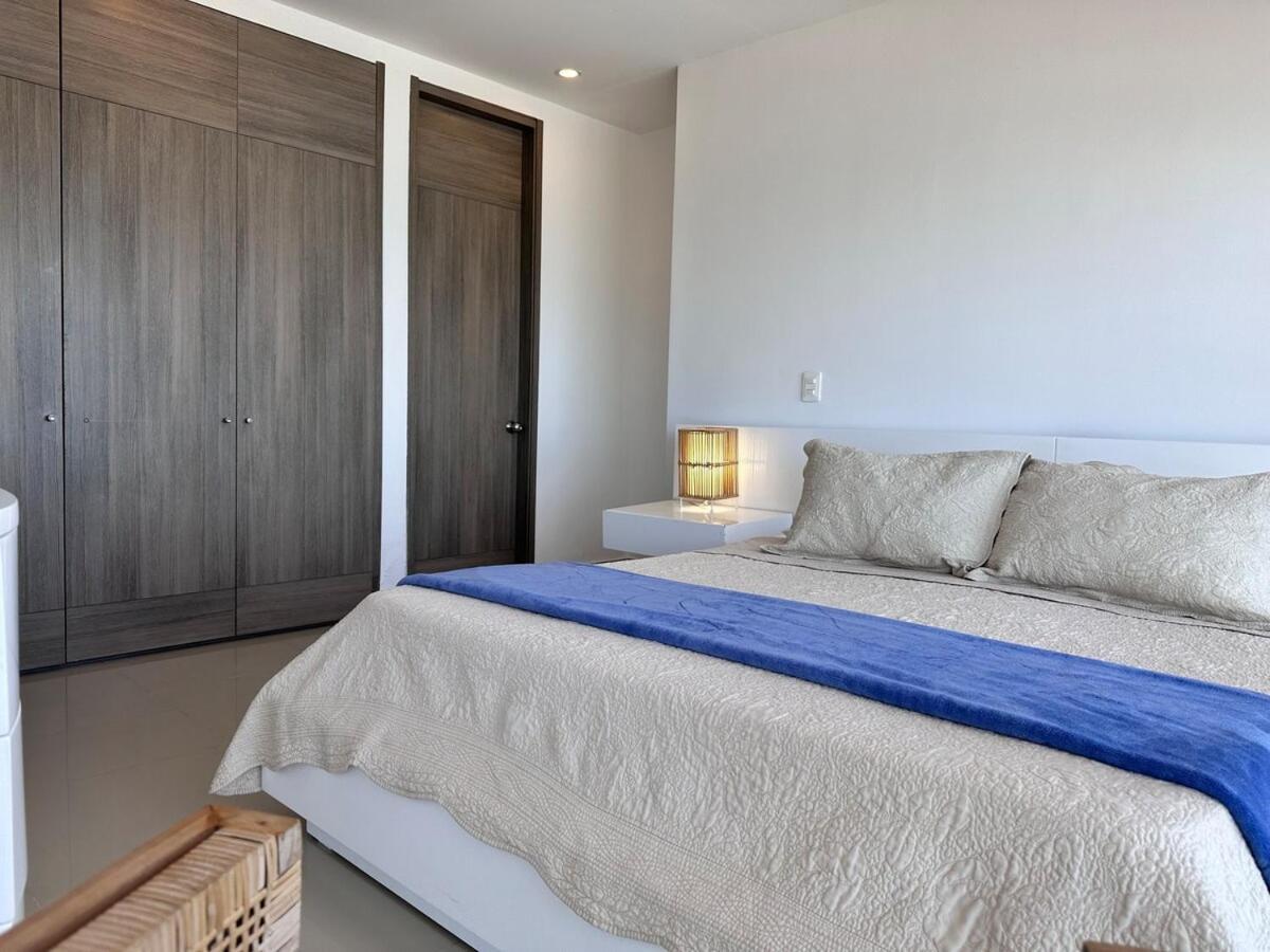 Mc 1303- Front Apt- Morros Location Apartment *
