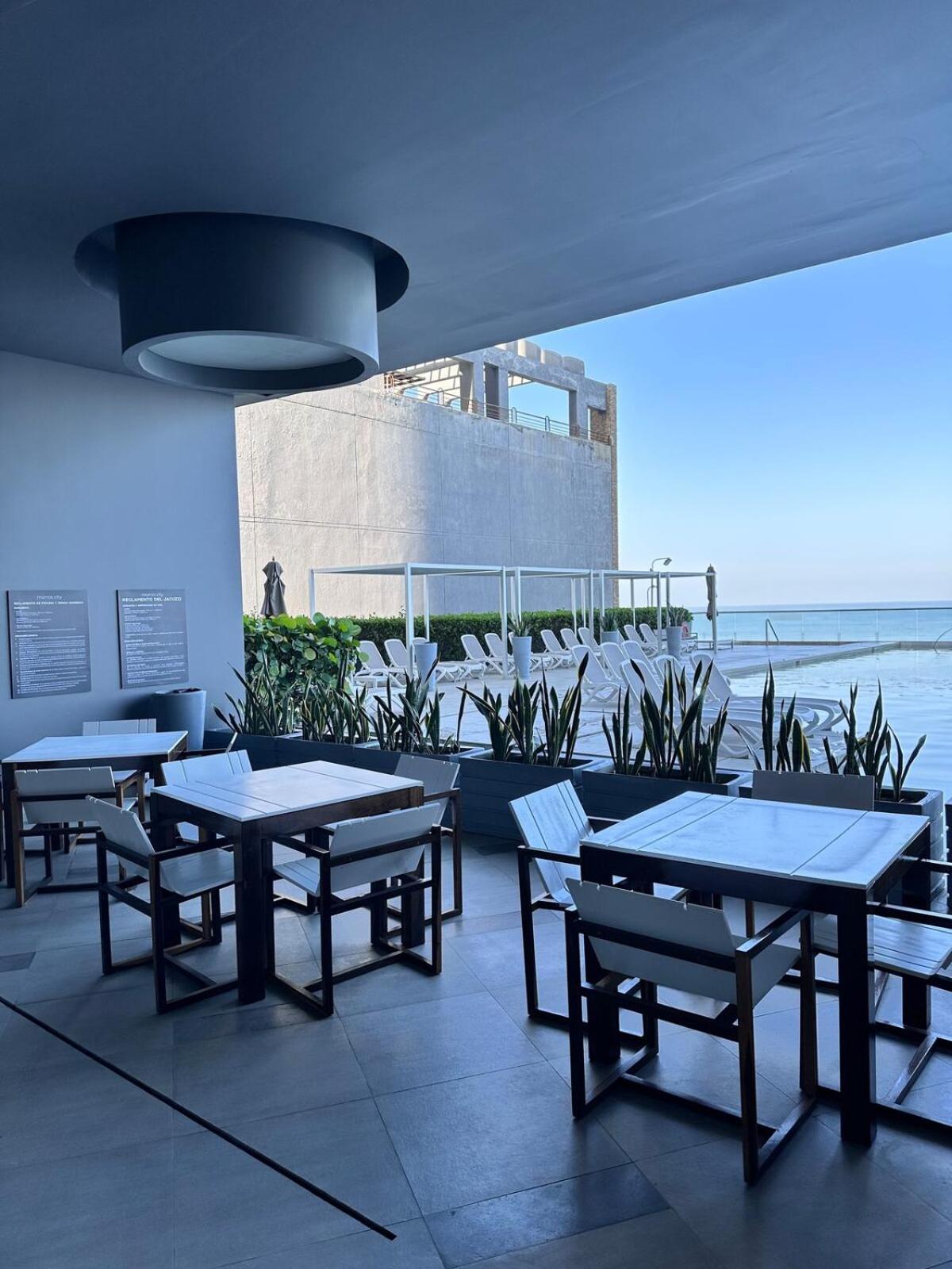 Mc 1303- Front Apt- Morros Location *